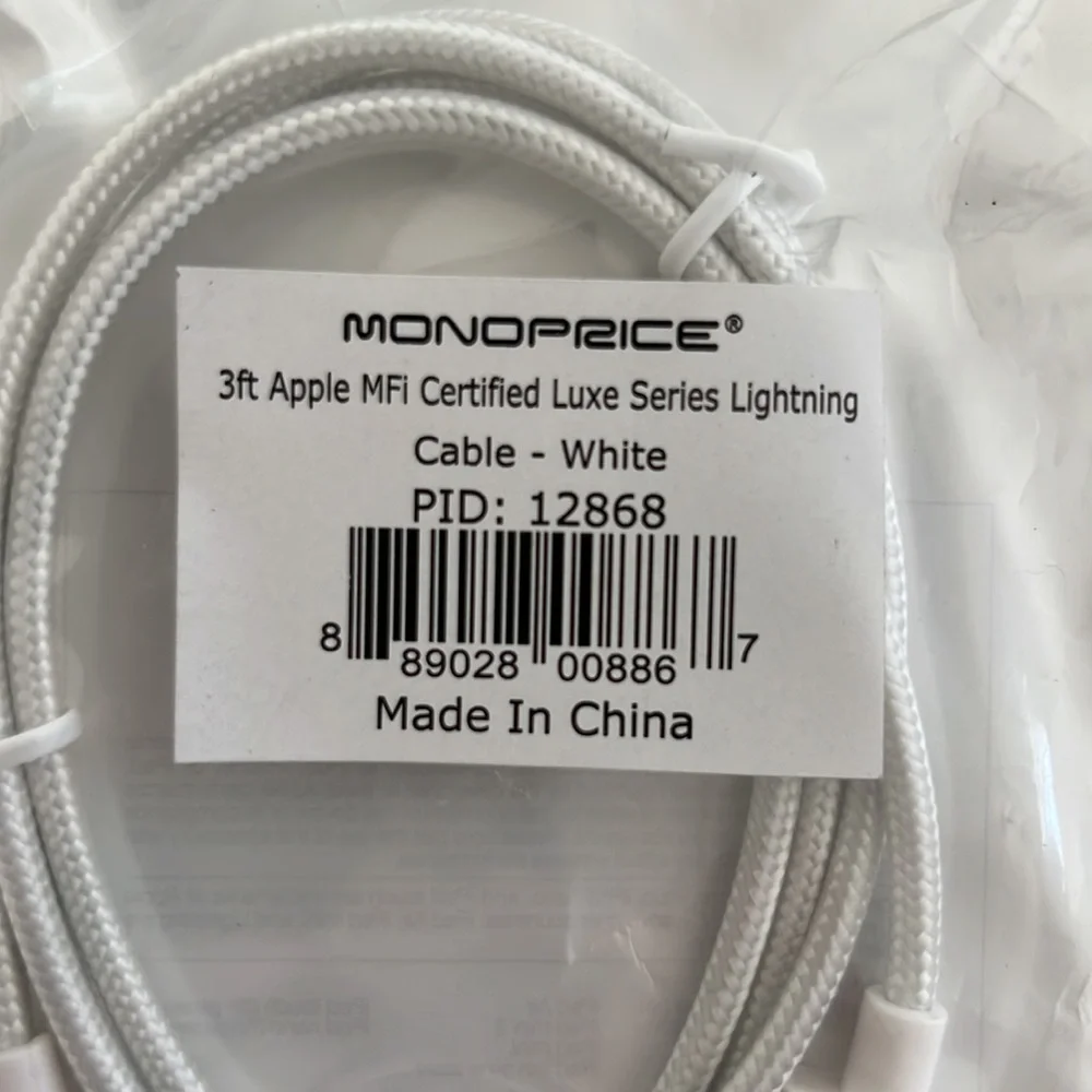3ft apple mail certified luxe series lightning cable white! Set of three! NWT!